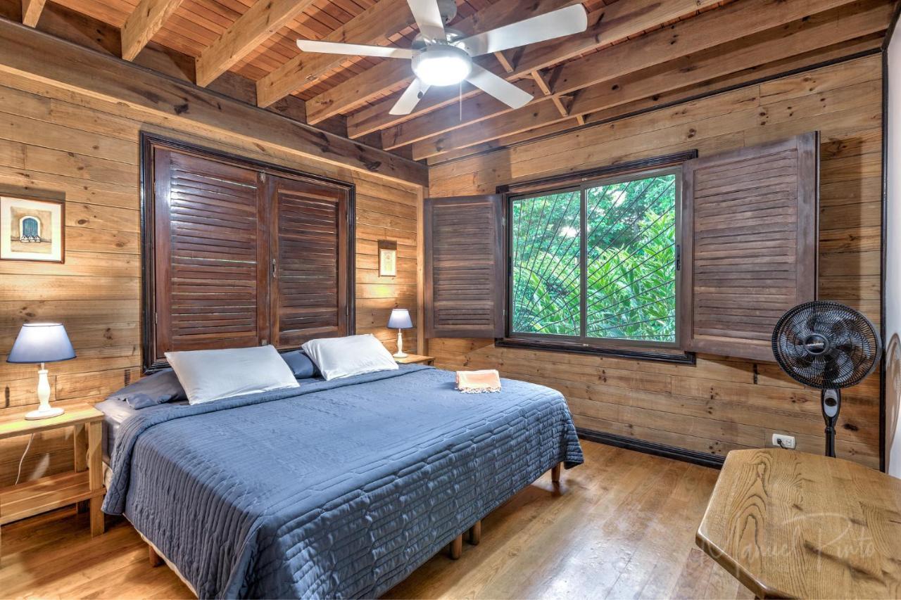 فيلا Casa Ylang In Black Sand Beach Puerto Viejo de Talamanca المظهر الخارجي الصورة
