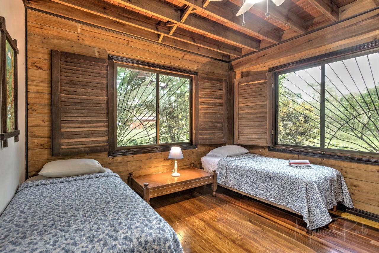 فيلا Casa Ylang In Black Sand Beach Puerto Viejo de Talamanca المظهر الخارجي الصورة